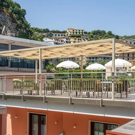 Futura Funky House - De Vivo Realty Appartement